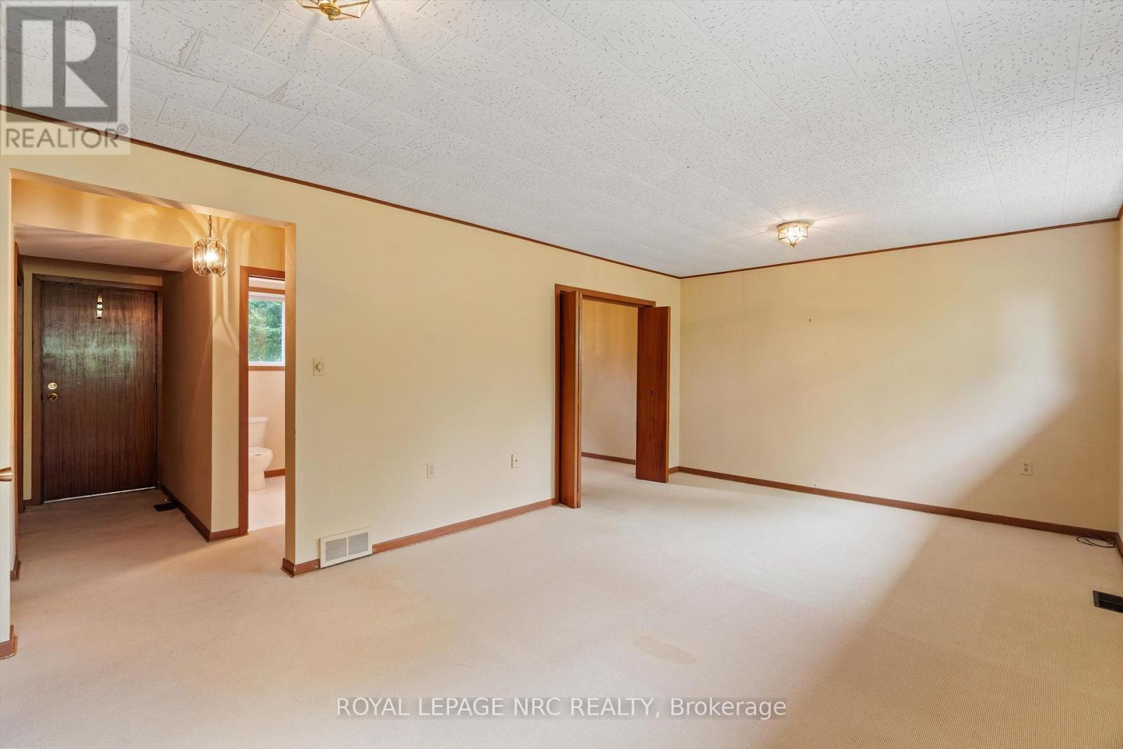 21 PARKLANE CRESCENT - Image 23