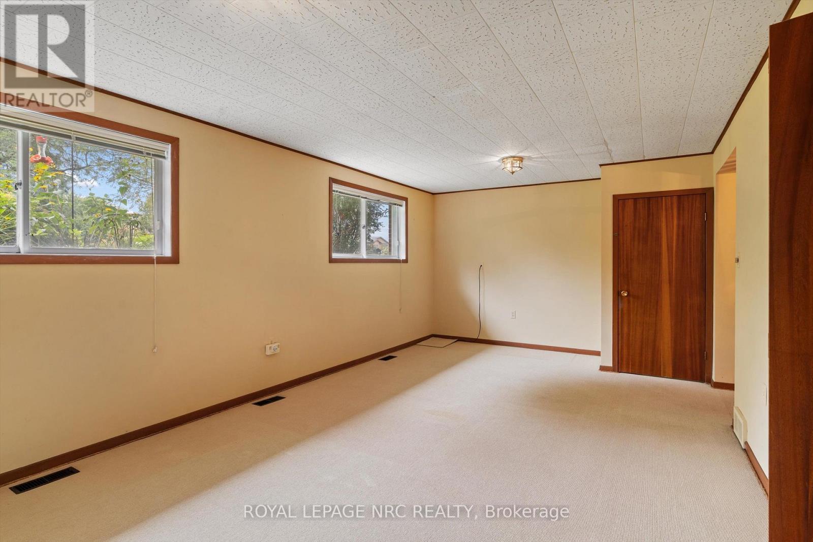 21 PARKLANE CRESCENT - Image 25