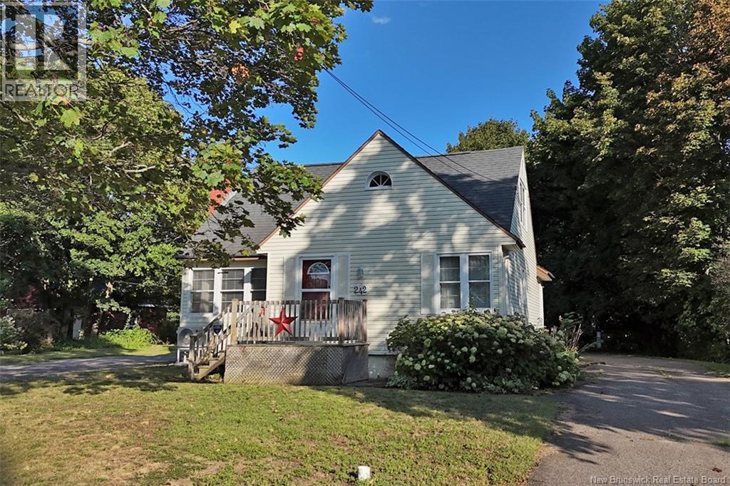 242 Highland Avenue, Fredericton — photo 4