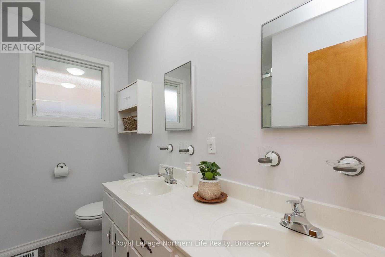 855 MEMORIAL DRIVE - Image 19