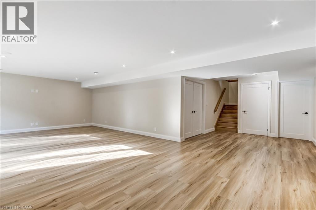 42 DUCHESS Drive - 27