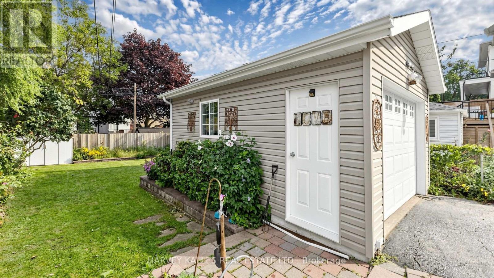 507 ATLAS AVENUE - 9