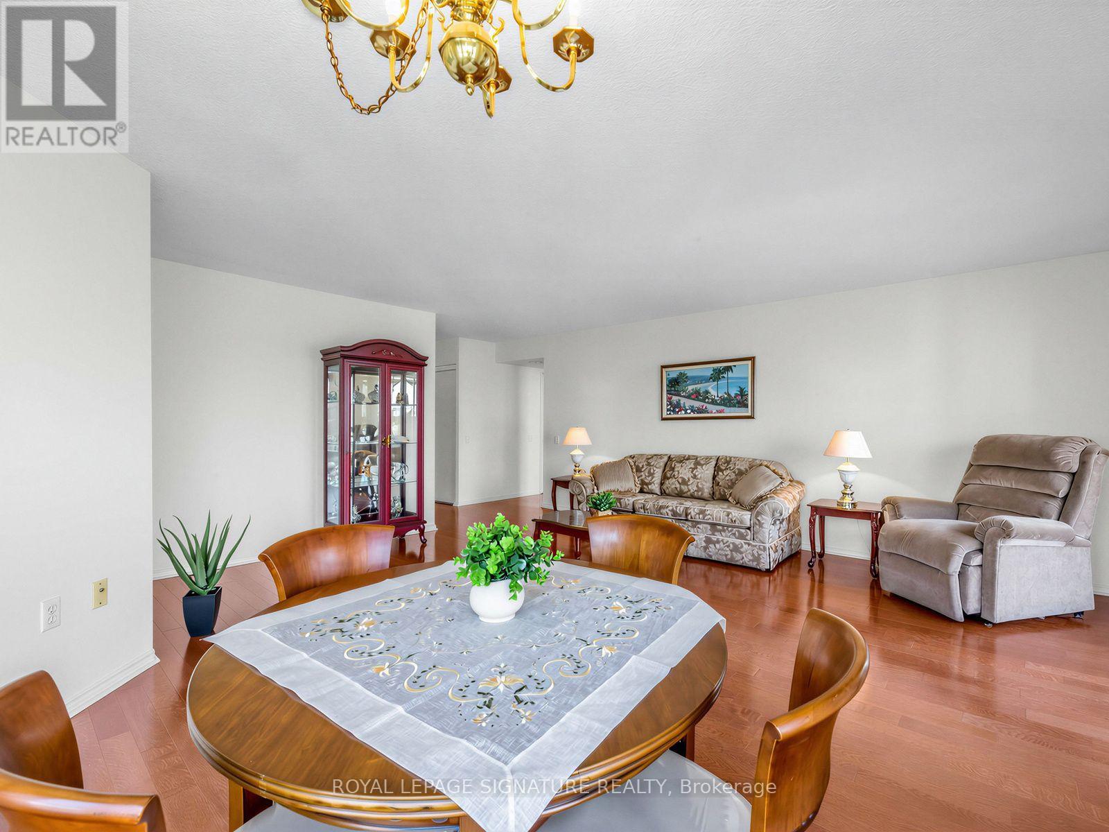 #807 11 THORNCLIFFE PARK DRIVE - 21