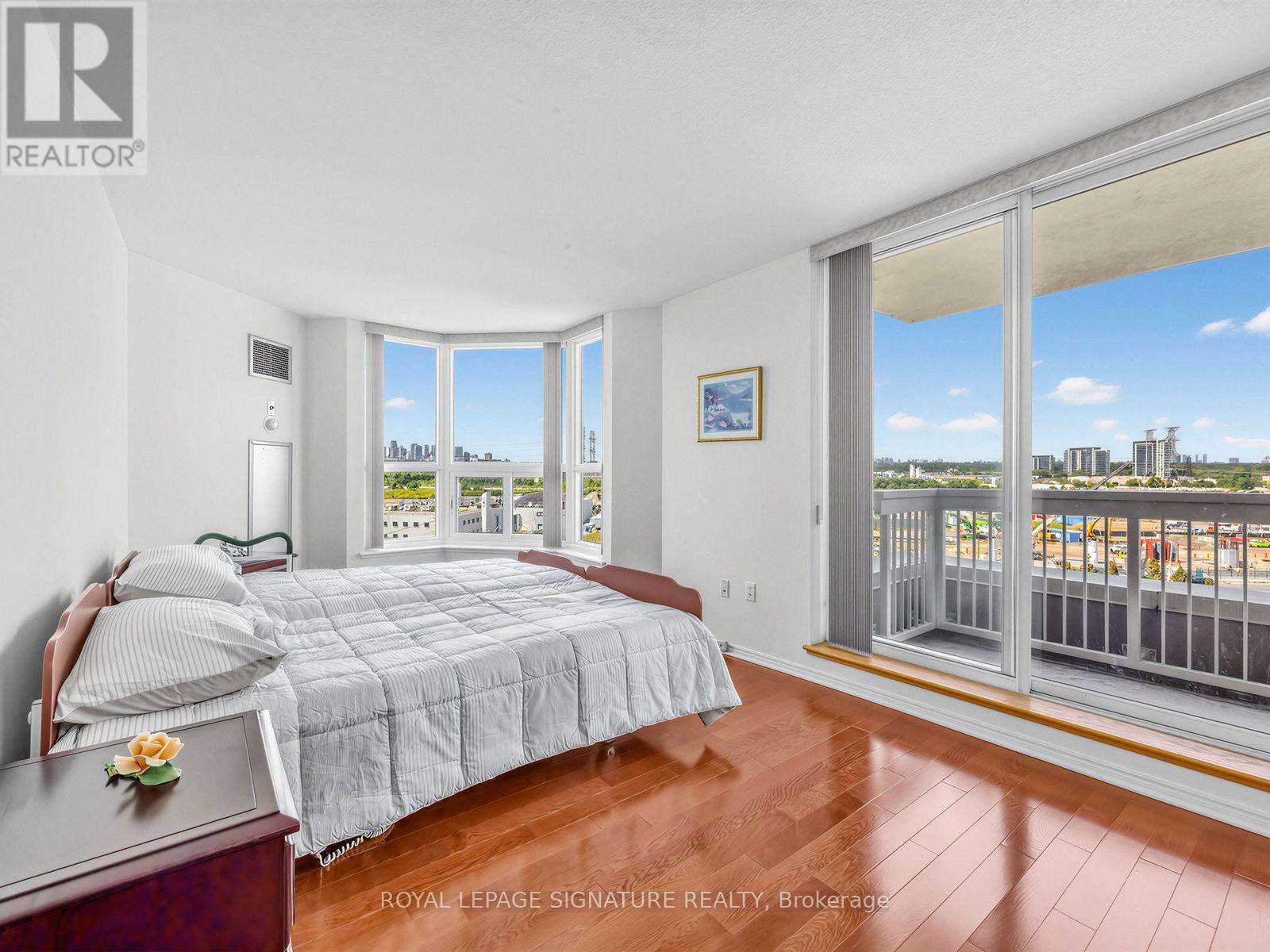#807 11 THORNCLIFFE PARK DRIVE - Image 25