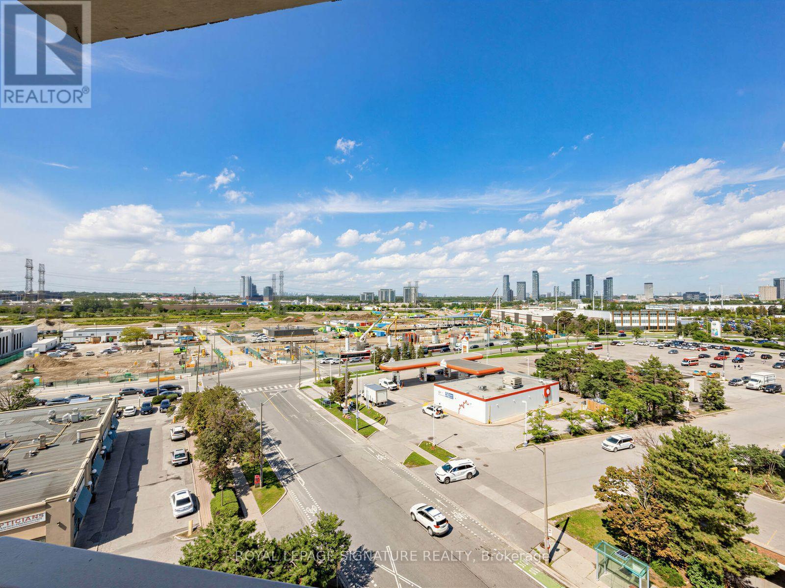 #807 11 THORNCLIFFE PARK DRIVE - 33