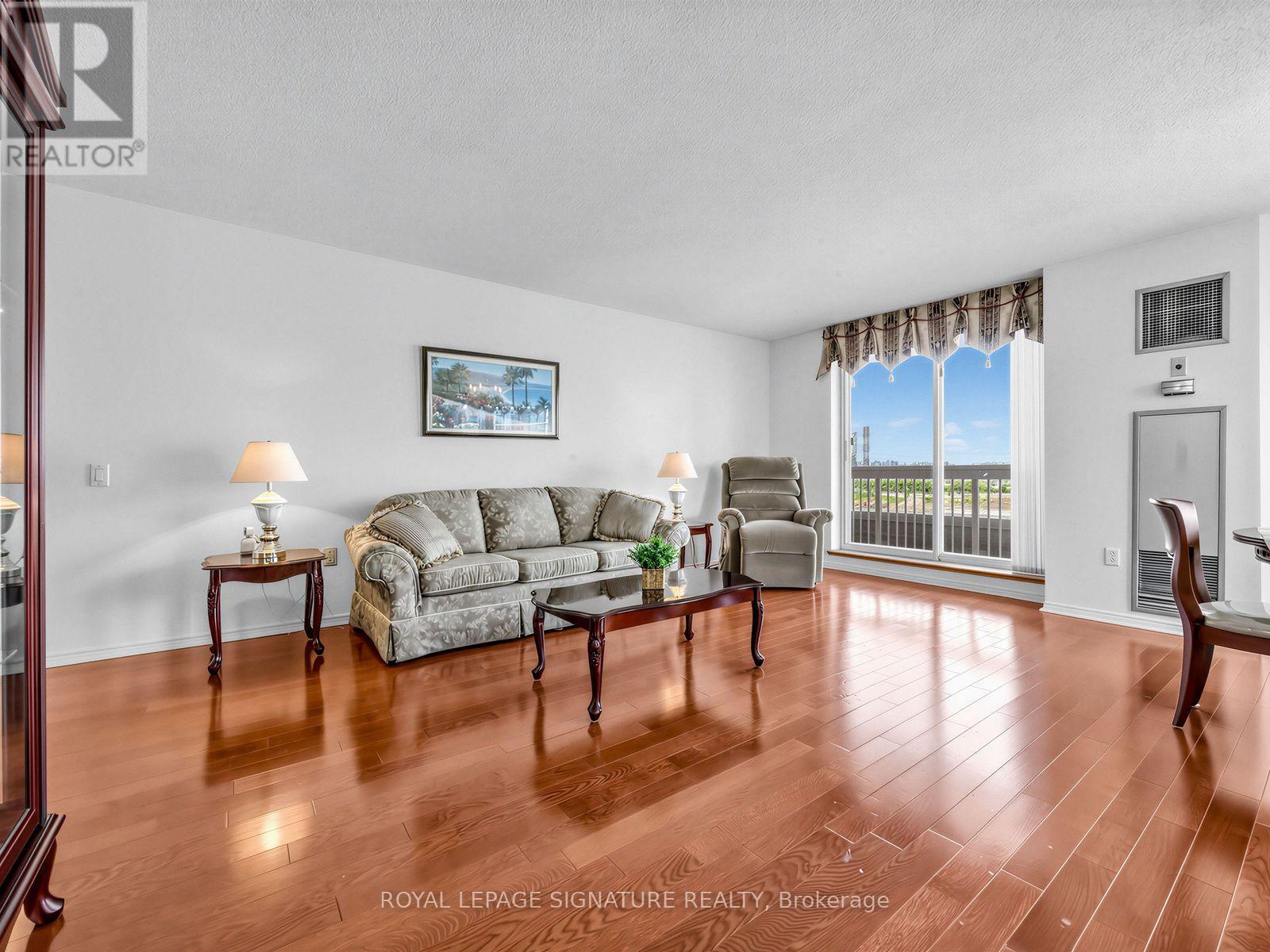 #807 11 THORNCLIFFE PARK DRIVE - 4