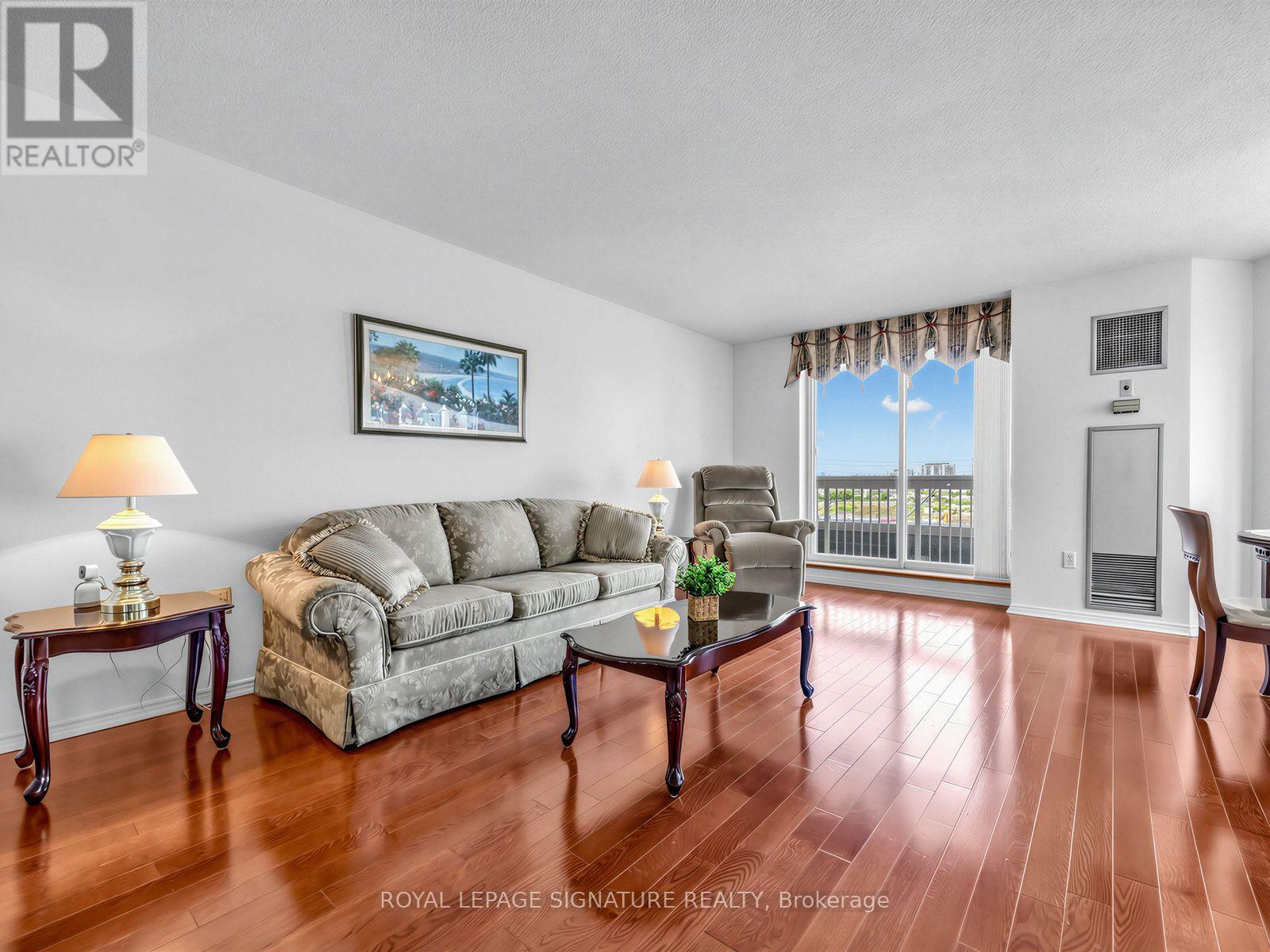 #807 11 THORNCLIFFE PARK DRIVE - 5