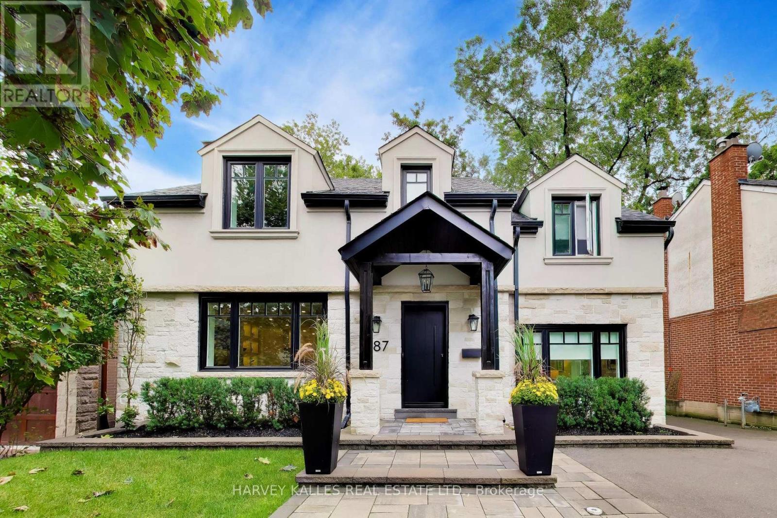 287 YONGE BOULEVARD - 1