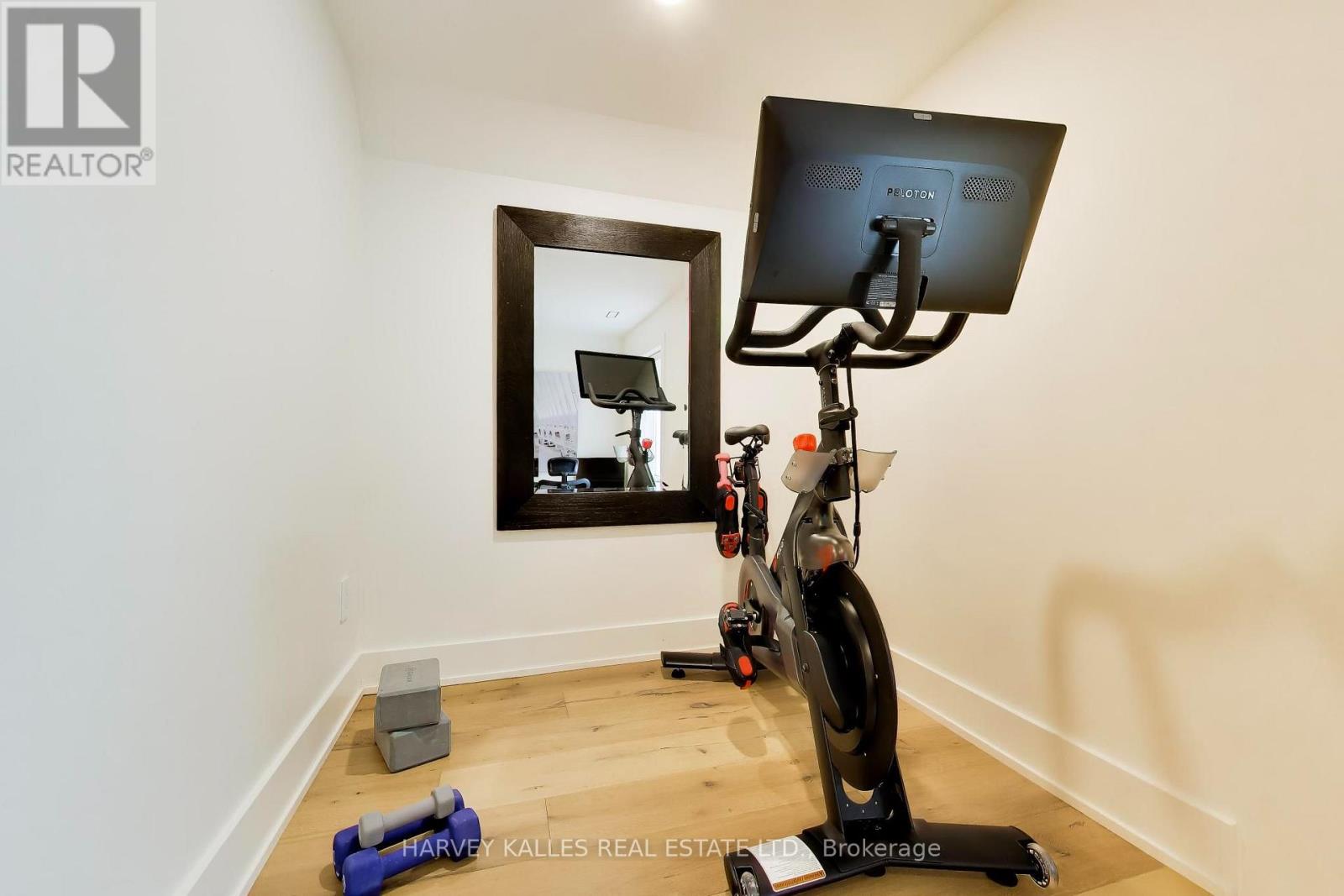 287 YONGE BOULEVARD - 24