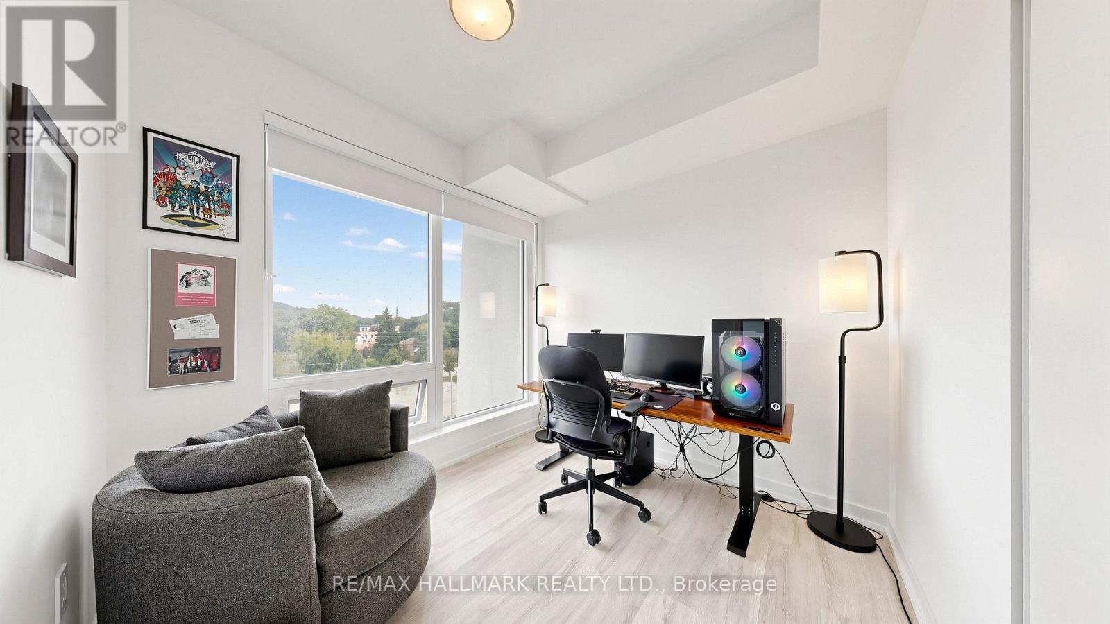 #N423 7 GOLDEN LION HEIGHTS - 18