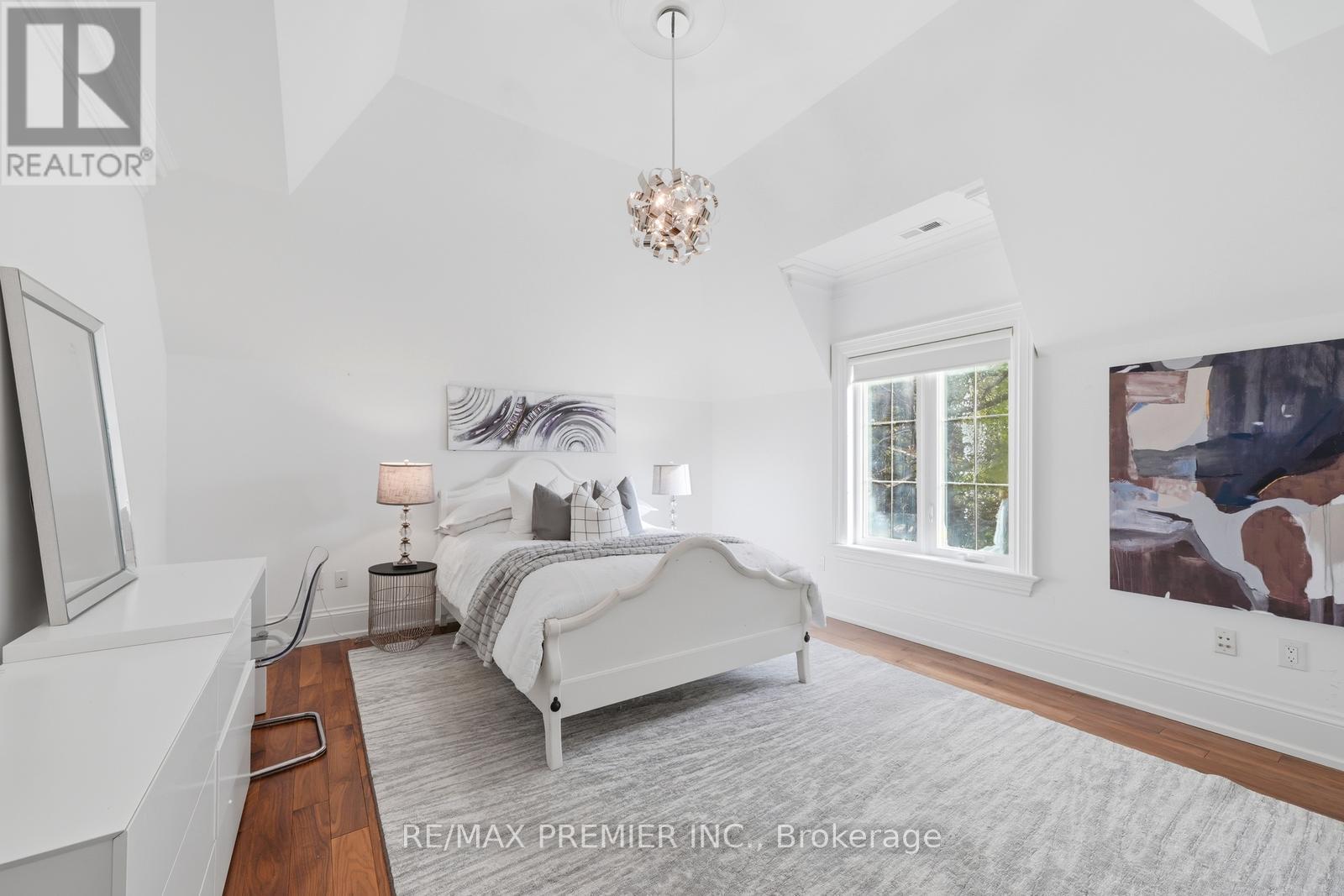 35 NORMANDALE CRESCENT - Image 33