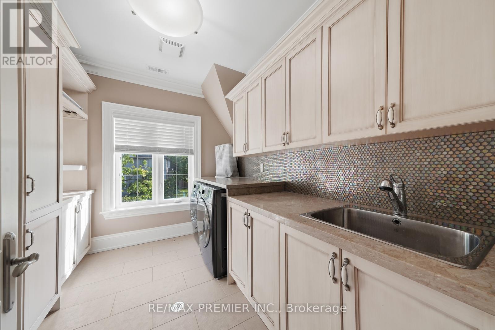 35 NORMANDALE CRESCENT - Image 36