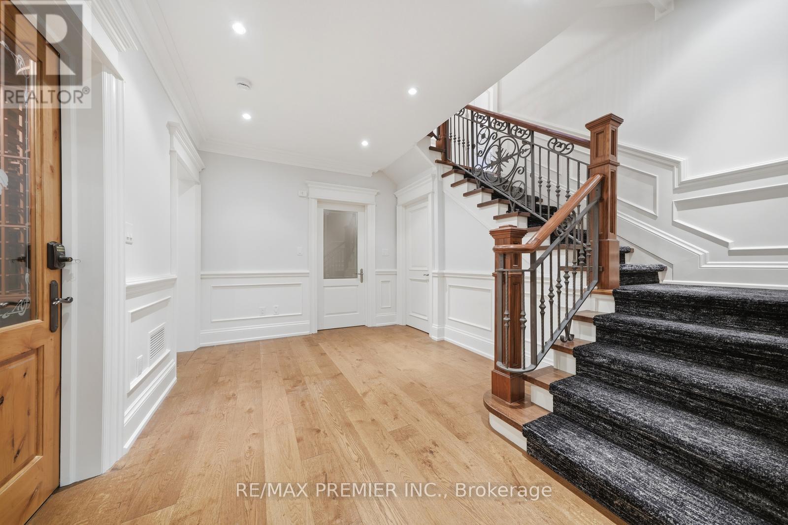35 NORMANDALE CRESCENT - Image 38