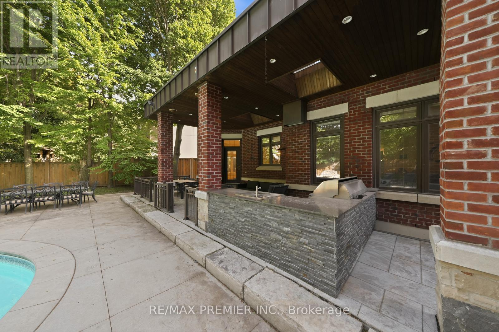 35 NORMANDALE CRESCENT - Image 44