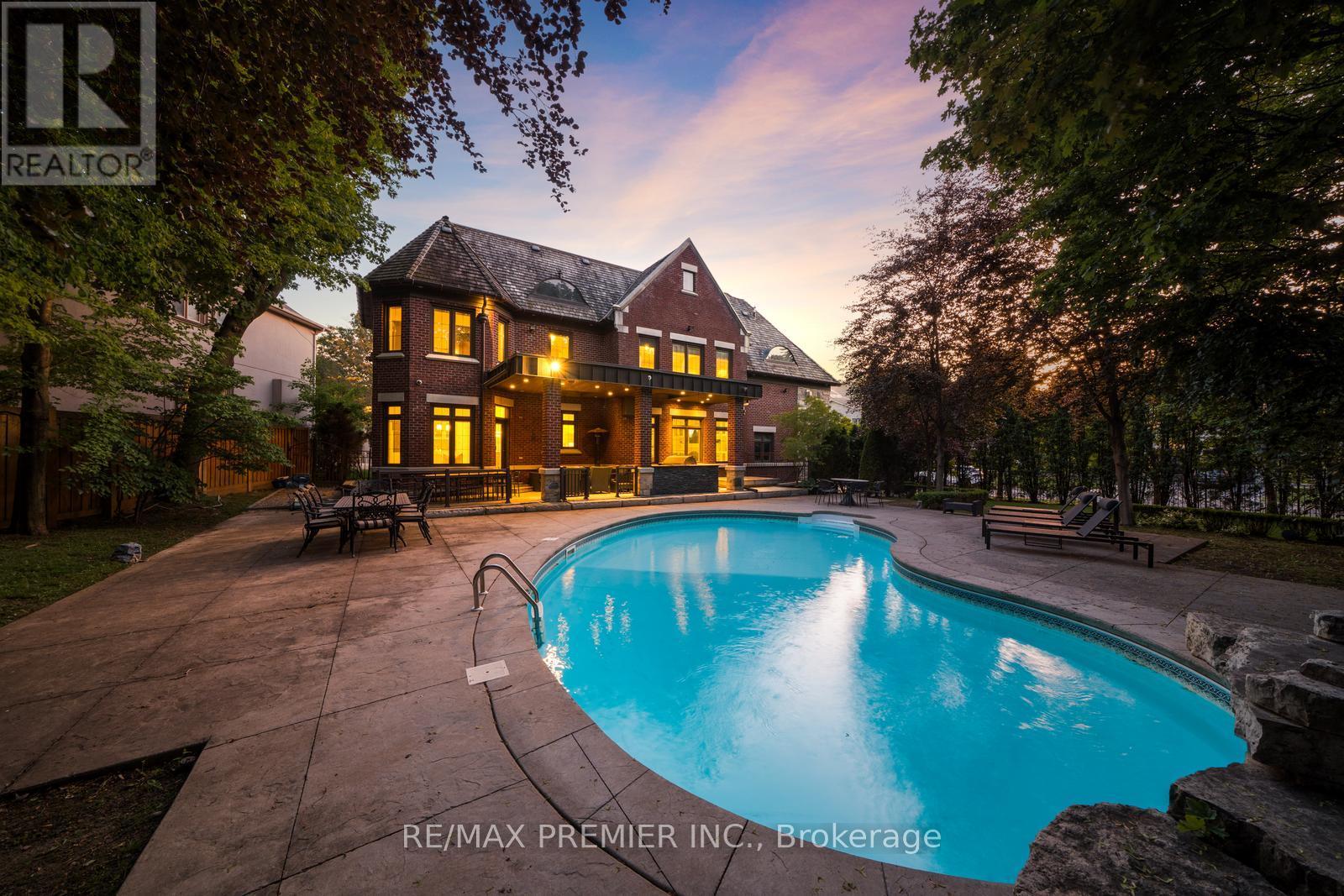 35 NORMANDALE CRESCENT - Image 48