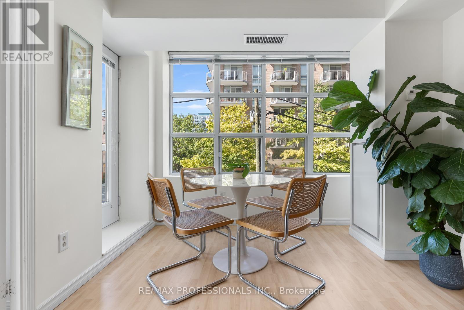#205 15 STAFFORD STREET - 13
