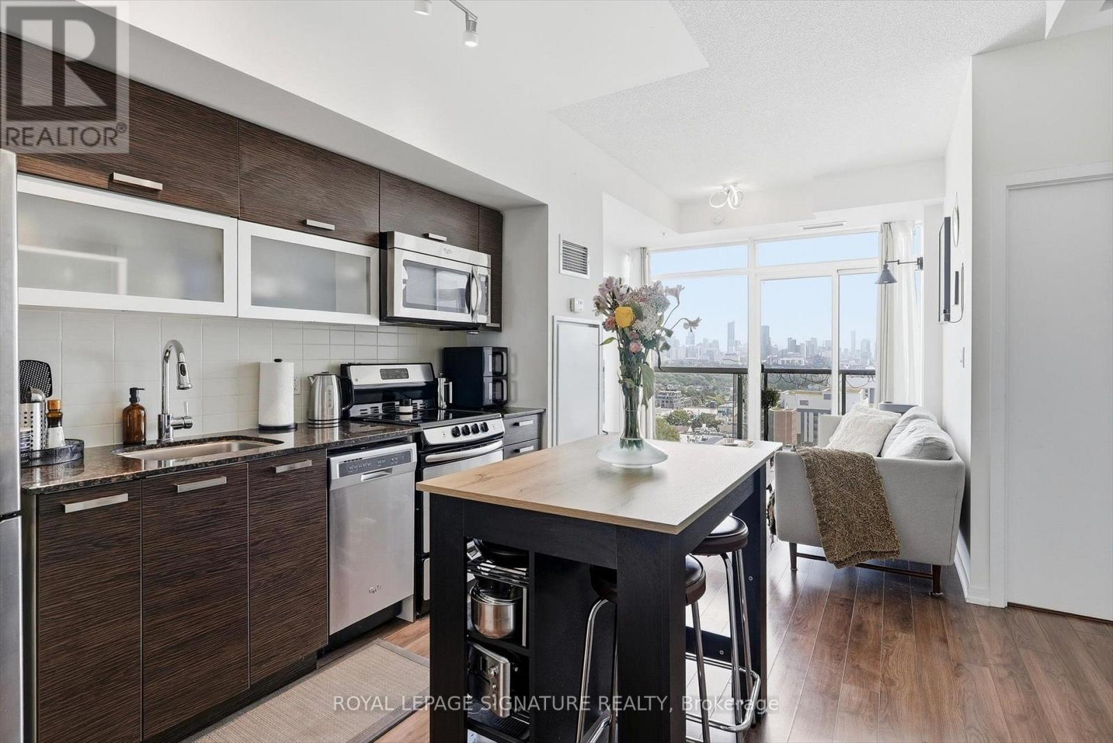 #PH02 68 ABELL STREET - 2