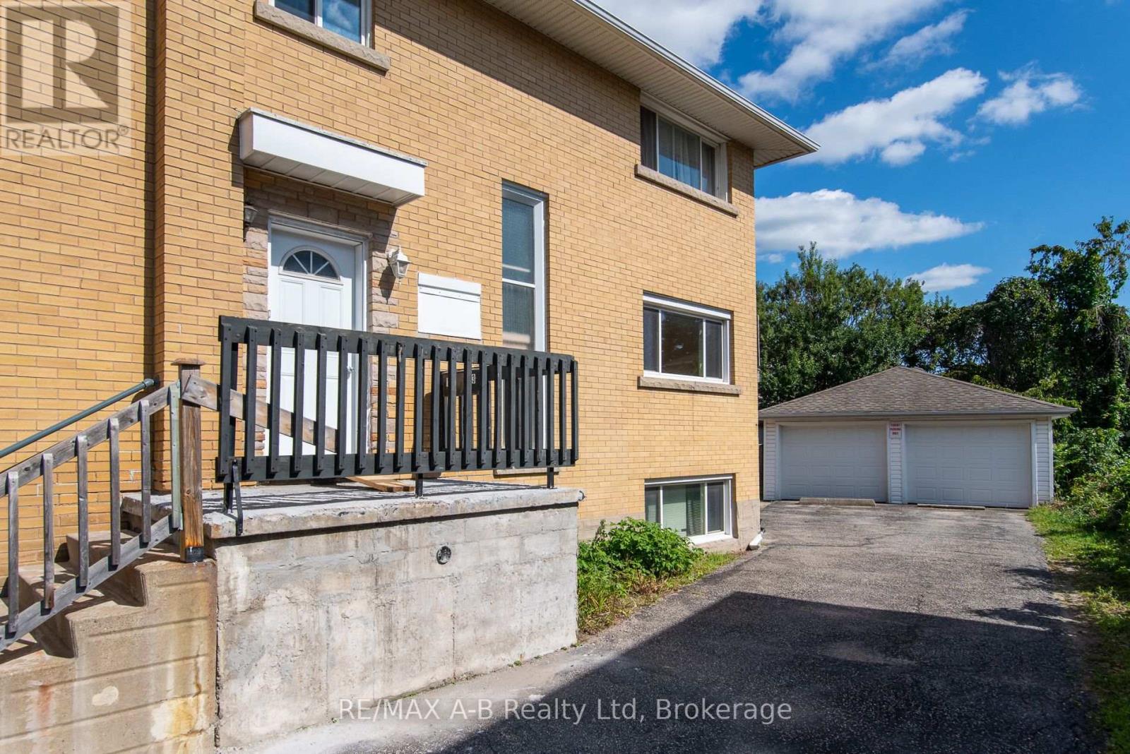 727 FREDERICK STREET — photo 2