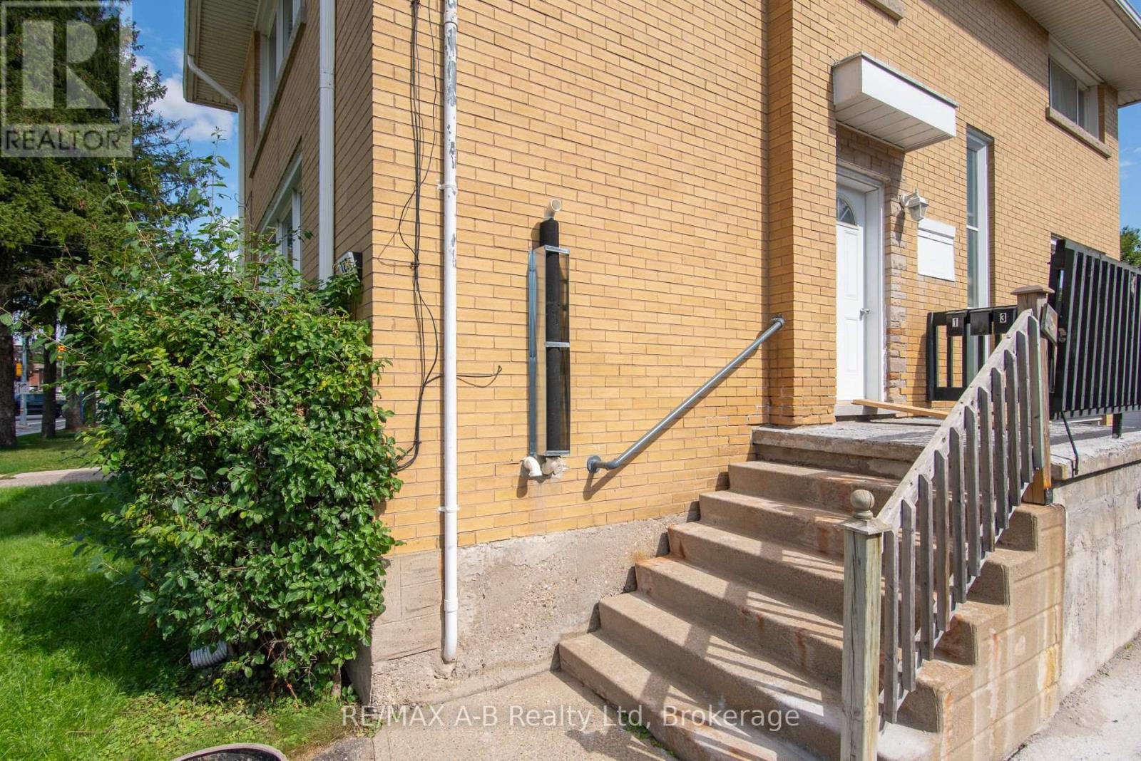 727 FREDERICK STREET — photo 3