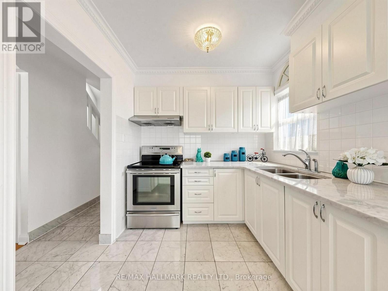 20 ELFREDA BOULEVARD - Image 9