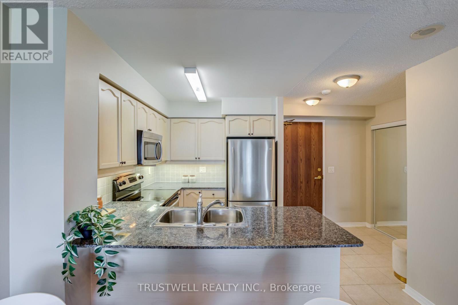 #808 185 ONEIDA CRESCENT - 7