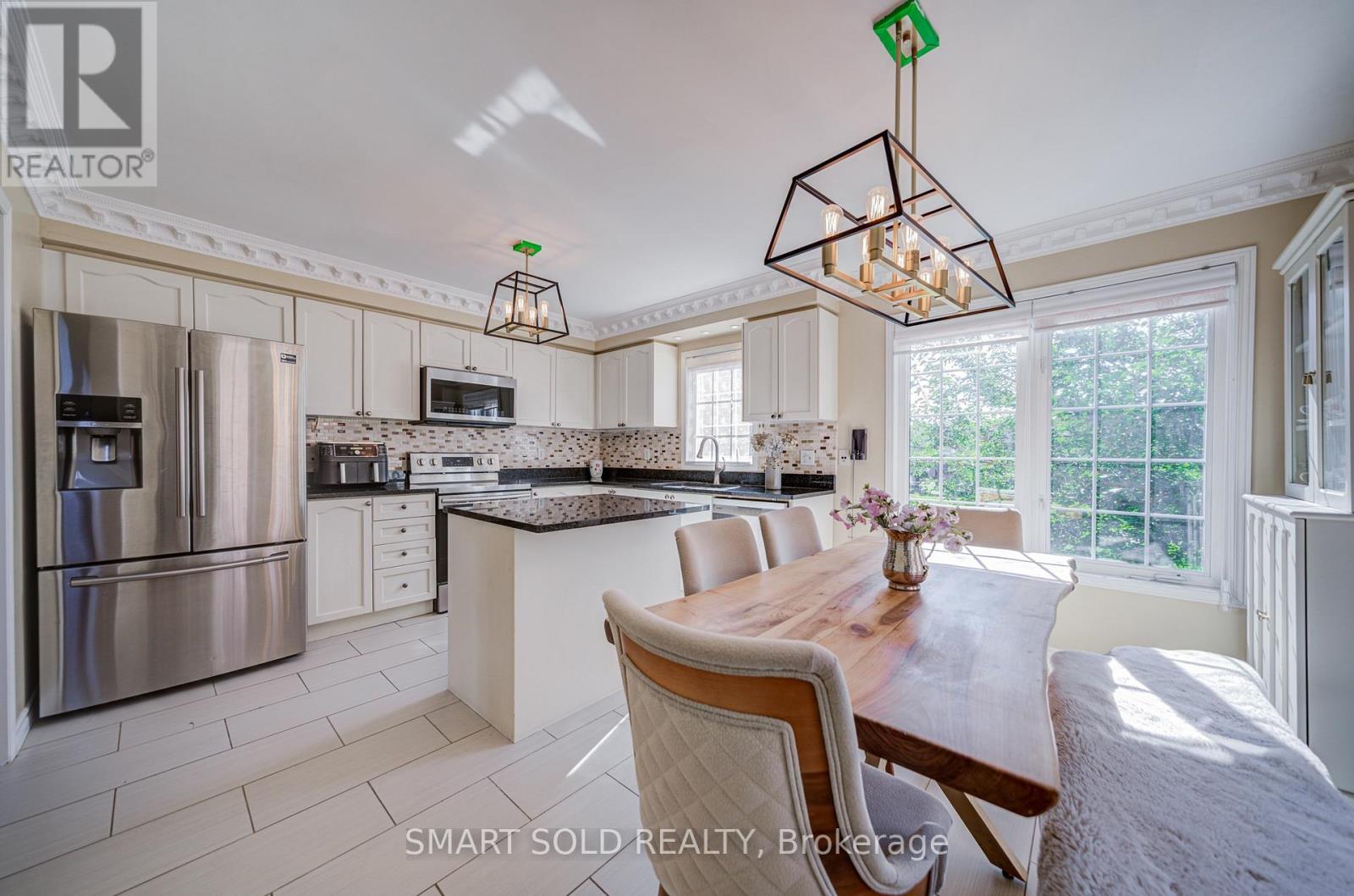 6 SUGARFOREST DRIVE - 17