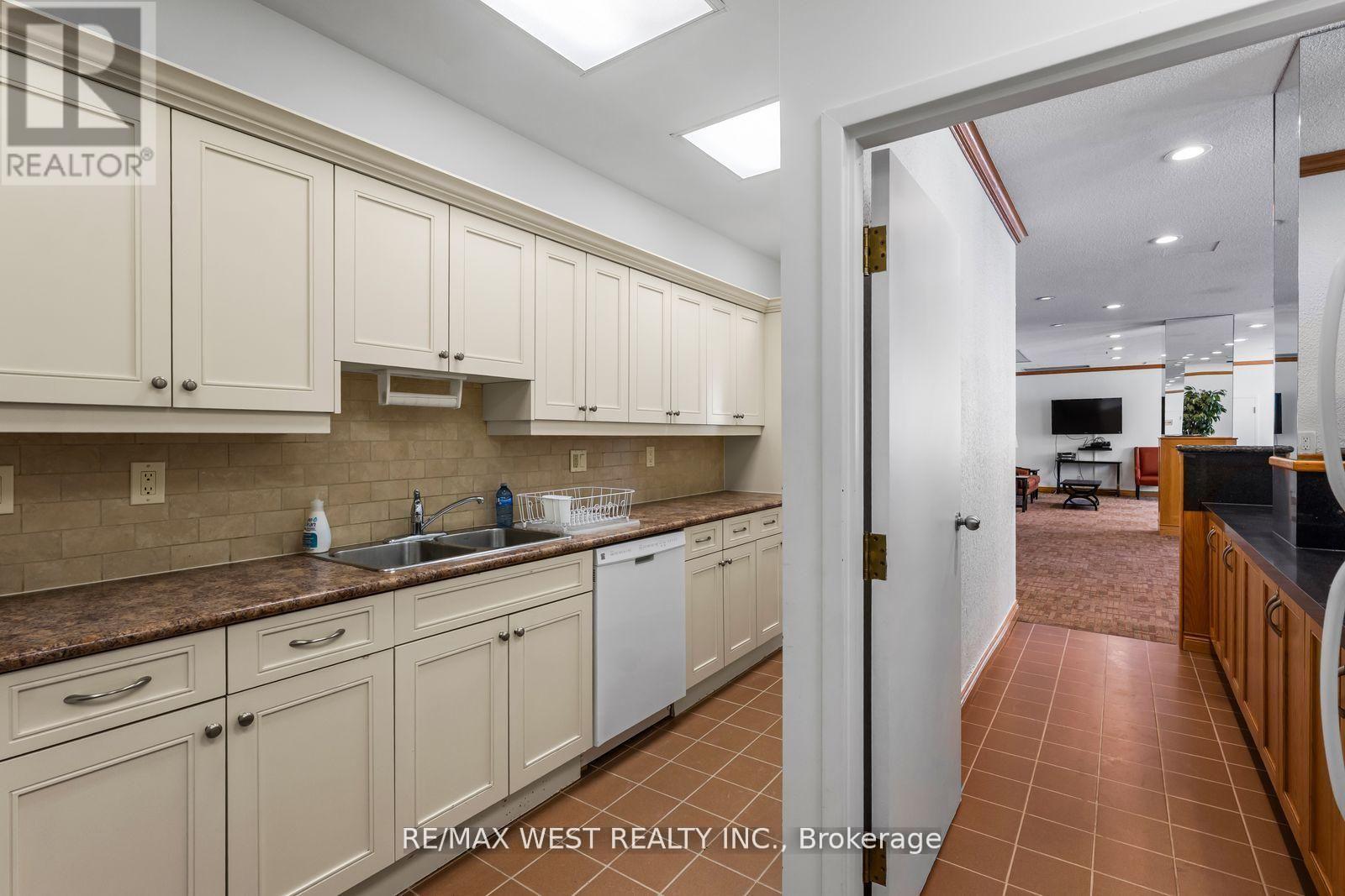 #502 100 OBSERVATORY LANE SE - Image 37