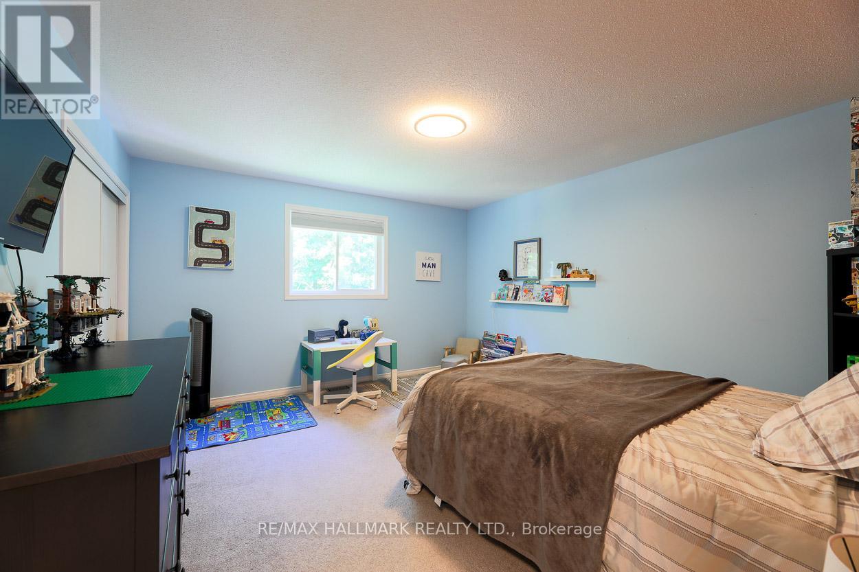 255 DIANA DRIVE - Image 15