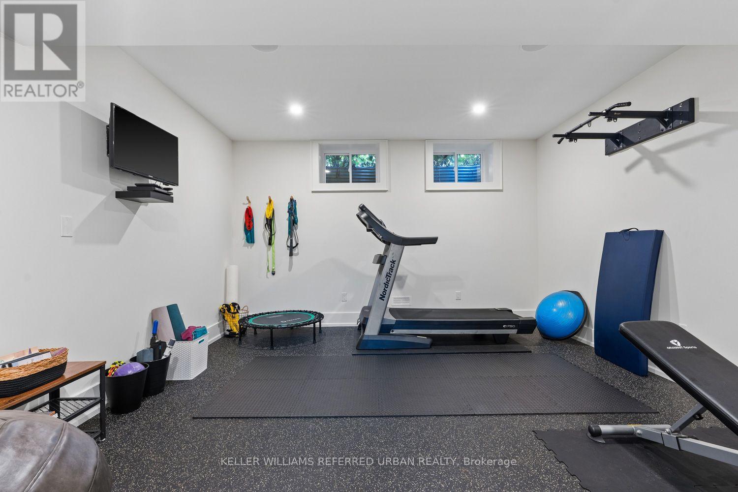 24 WINDFIELD DRIVE W - Image 33