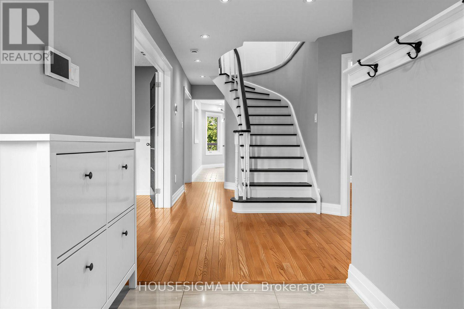 292 LISA MARIE DRIVE - 3