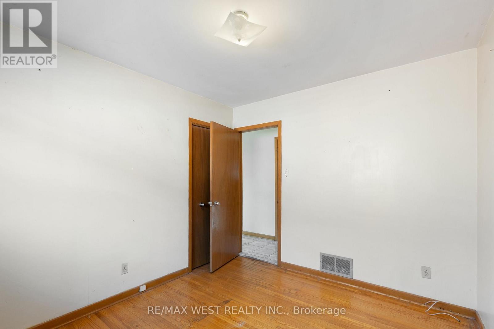 25 APTED AVENUE - 11