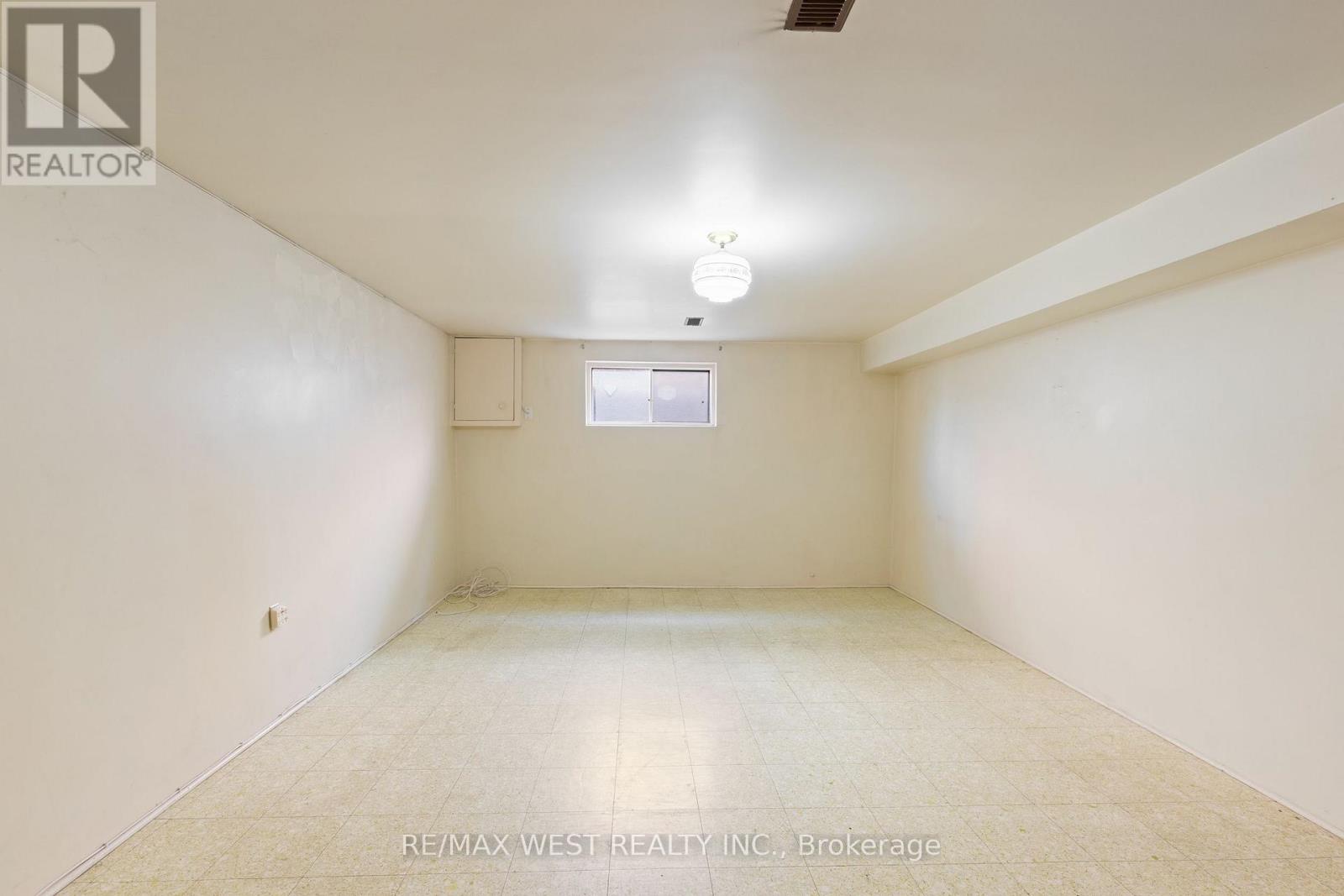 25 APTED AVENUE - 24