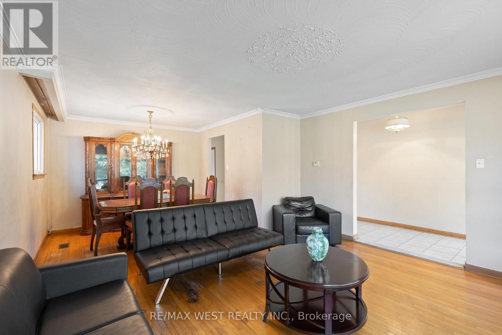 25 APTED AVENUE - 6