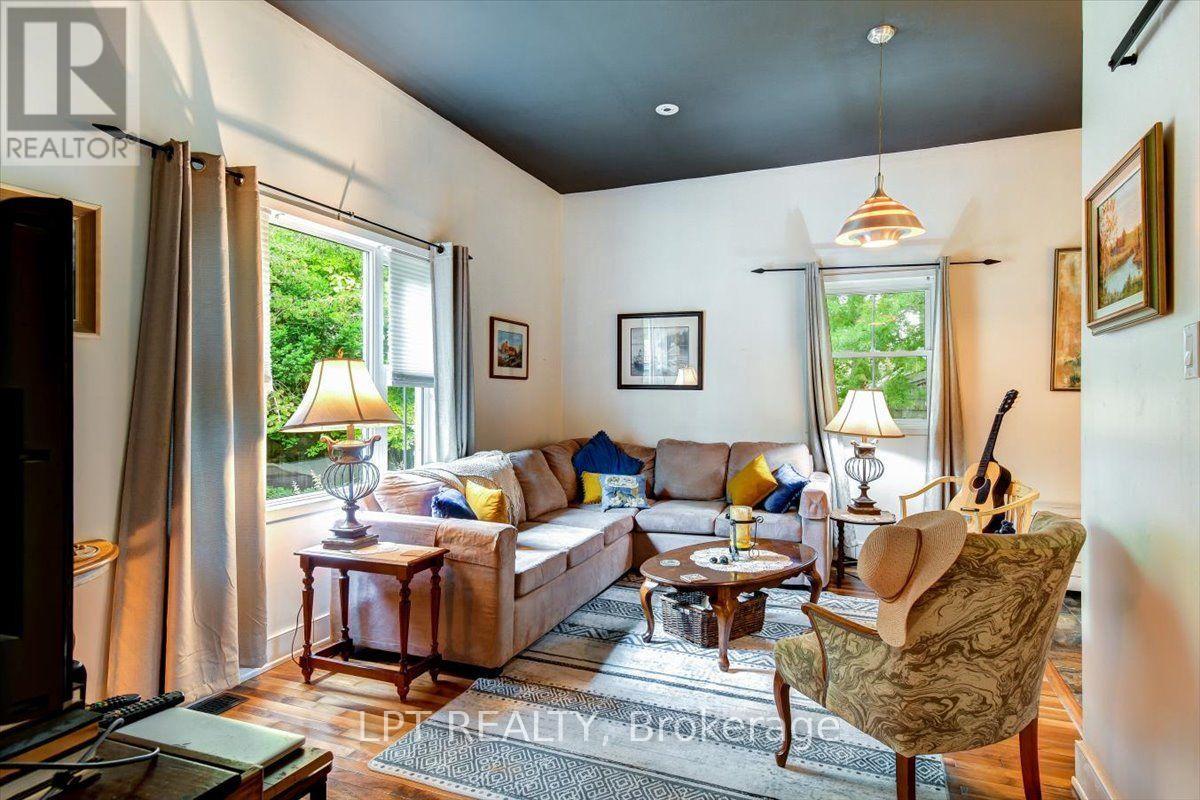 60 BLOOMSGROVE AVENUE - Image 16