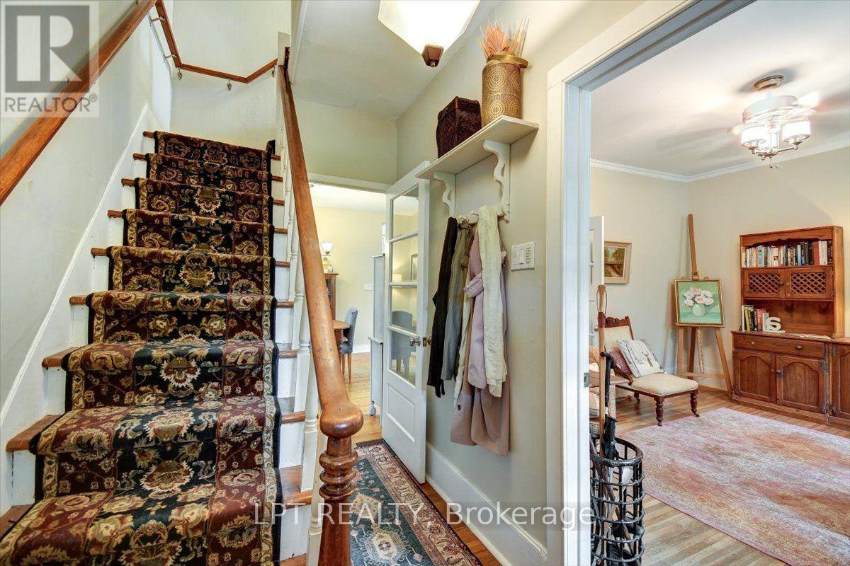 60 BLOOMSGROVE AVENUE - 7