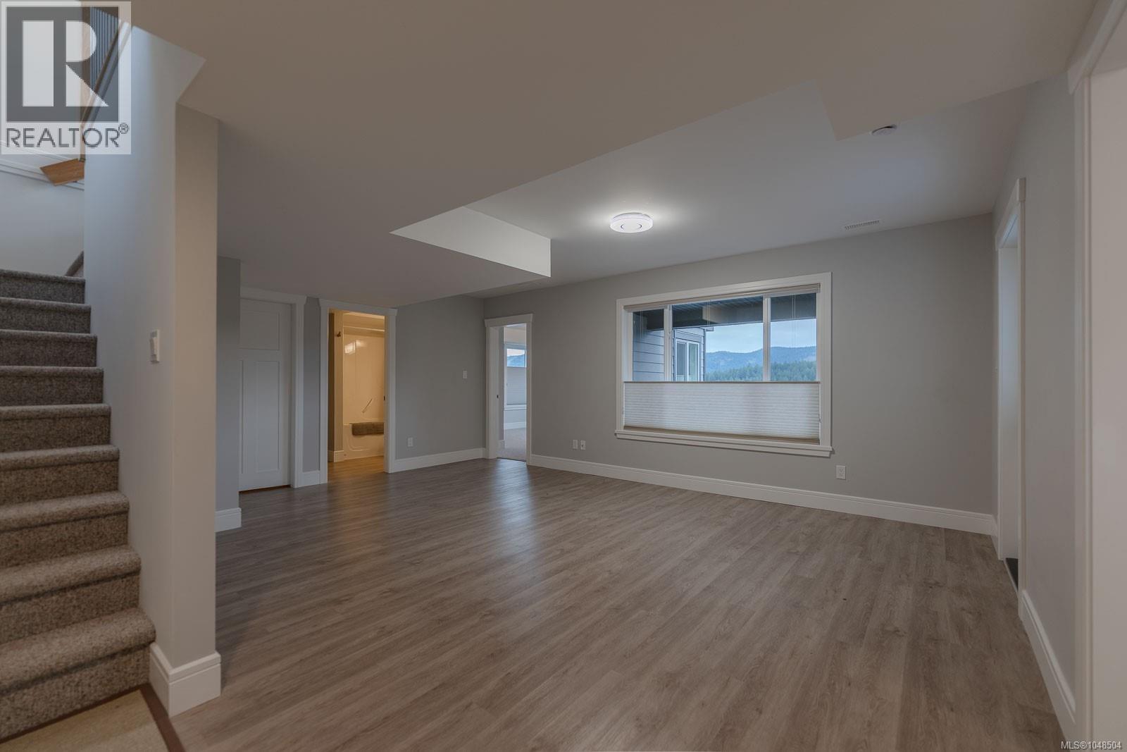 #28 1060 Shore Pine Close - 30