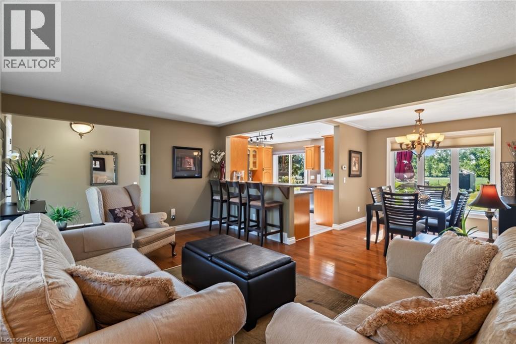 38 DAVERN Road, Brantford — photo 8