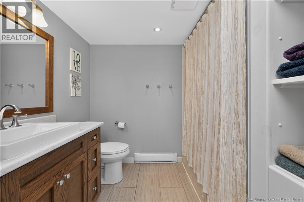 76 Renfrew - Image 23