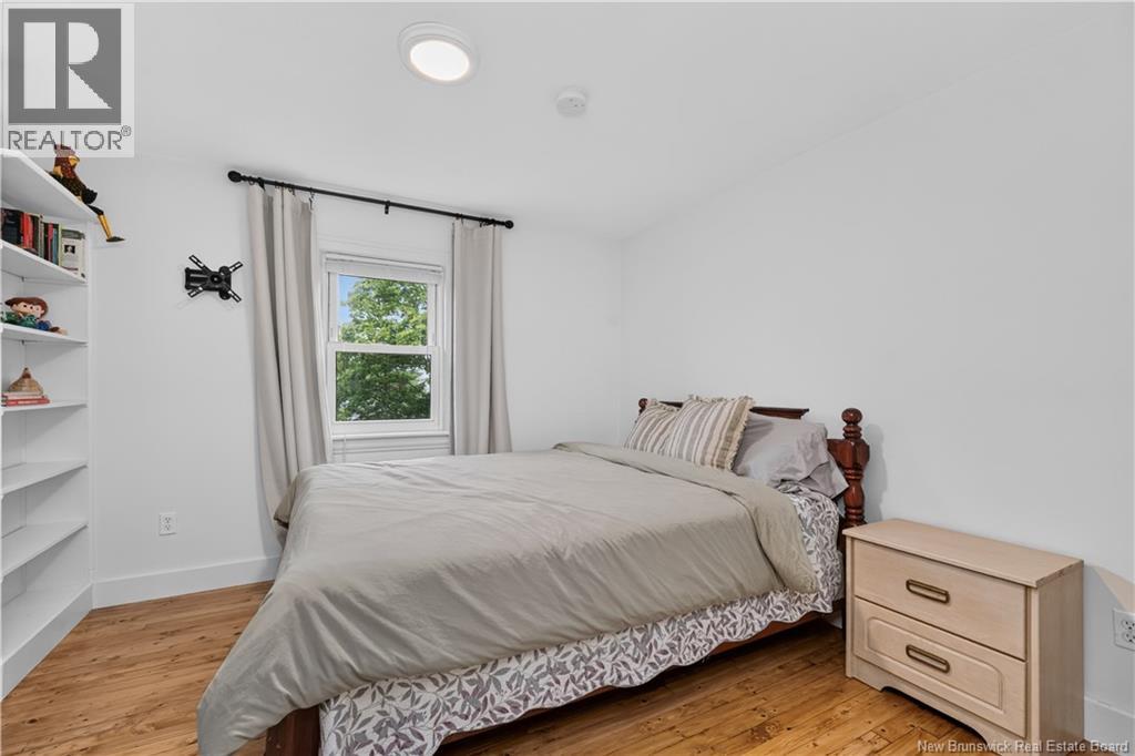 76 Renfrew - Image 26
