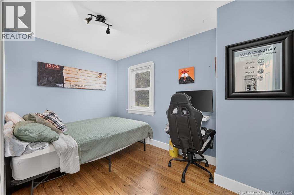 76 Renfrew - Image 29
