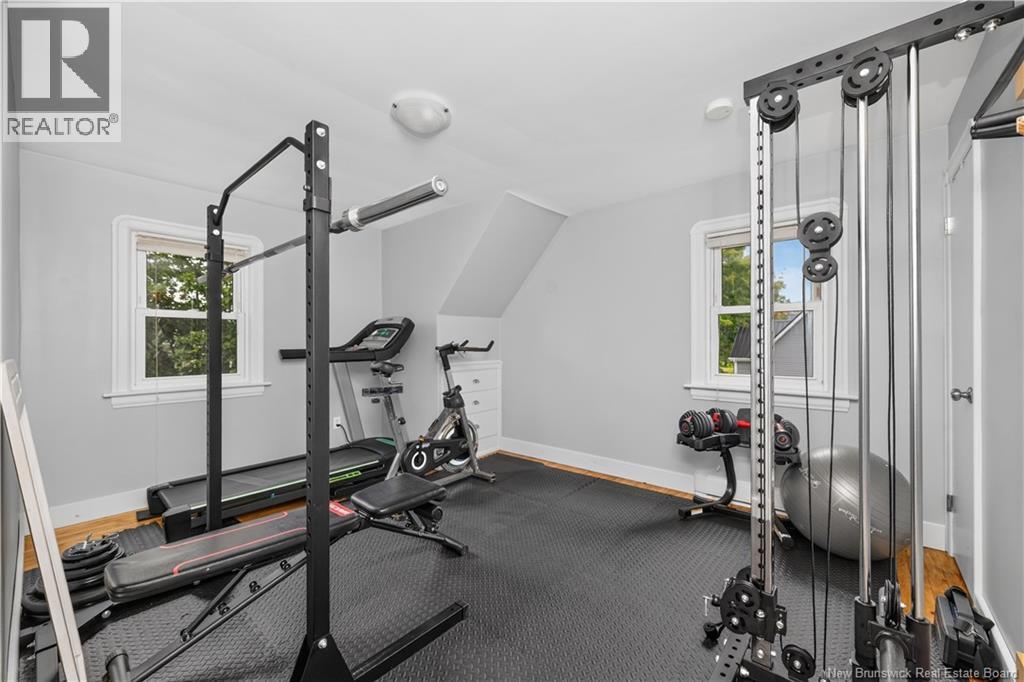 76 Renfrew - Image 31