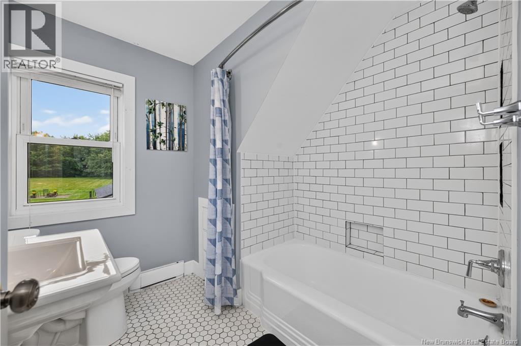 76 Renfrew - Image 32