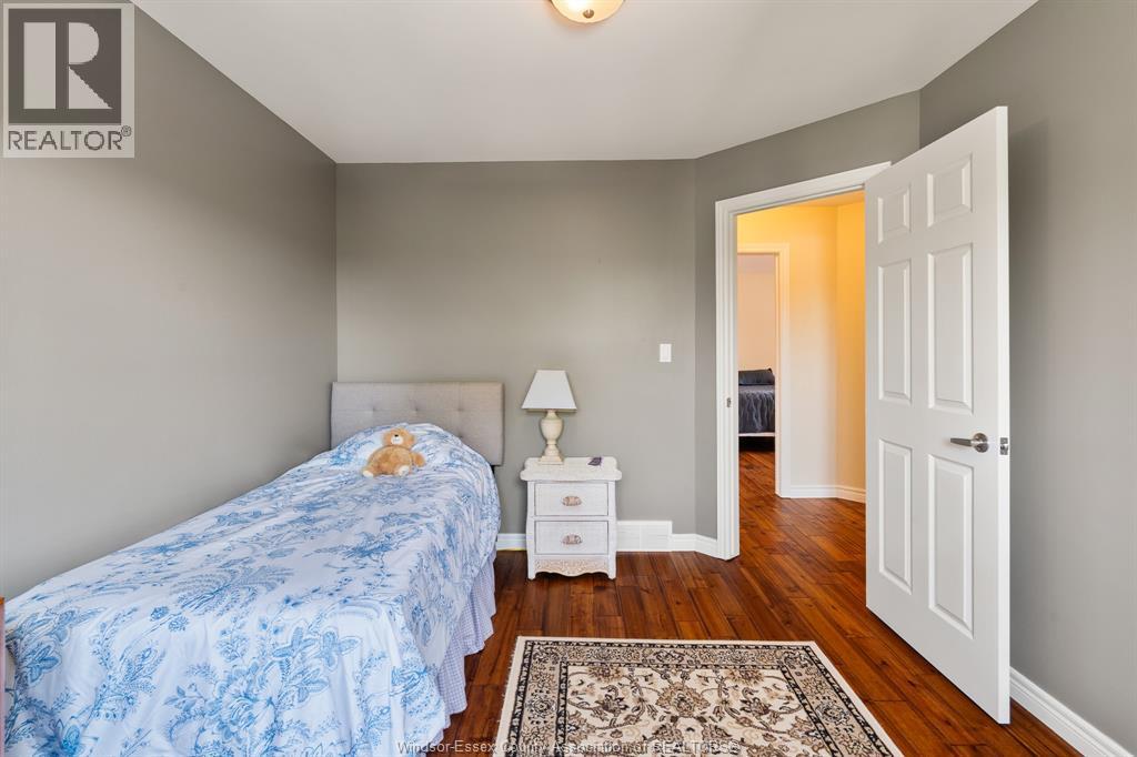 837 Cottage Grove - Image 23