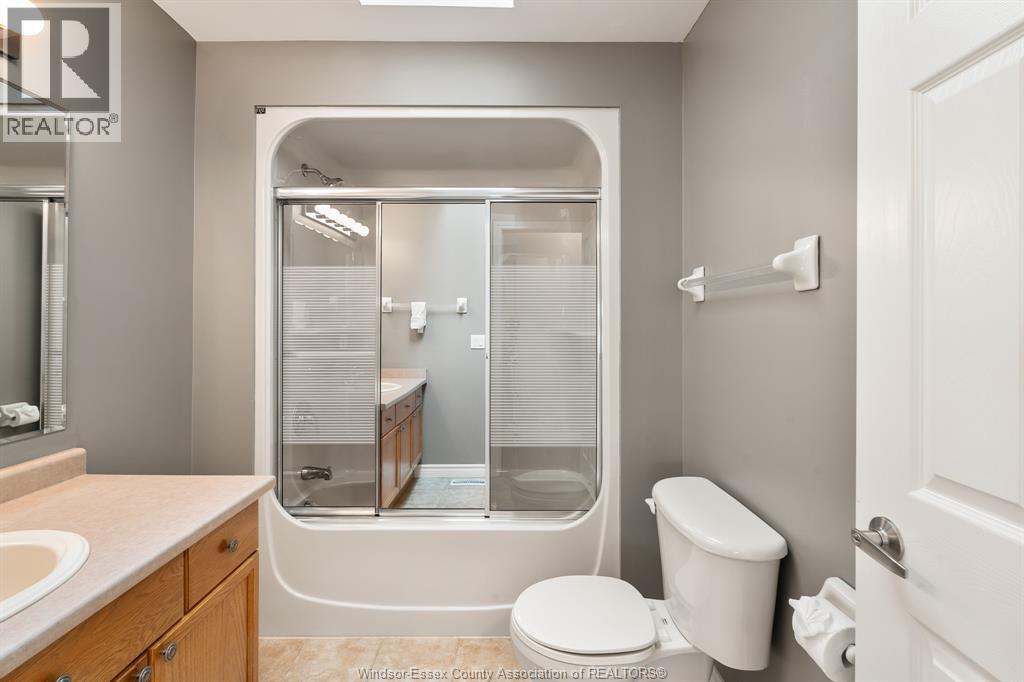 837 Cottage Grove - Image 24