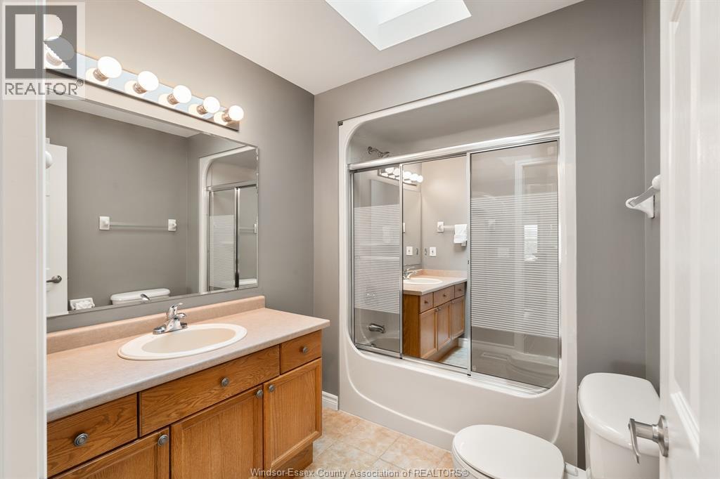 837 Cottage Grove - 25