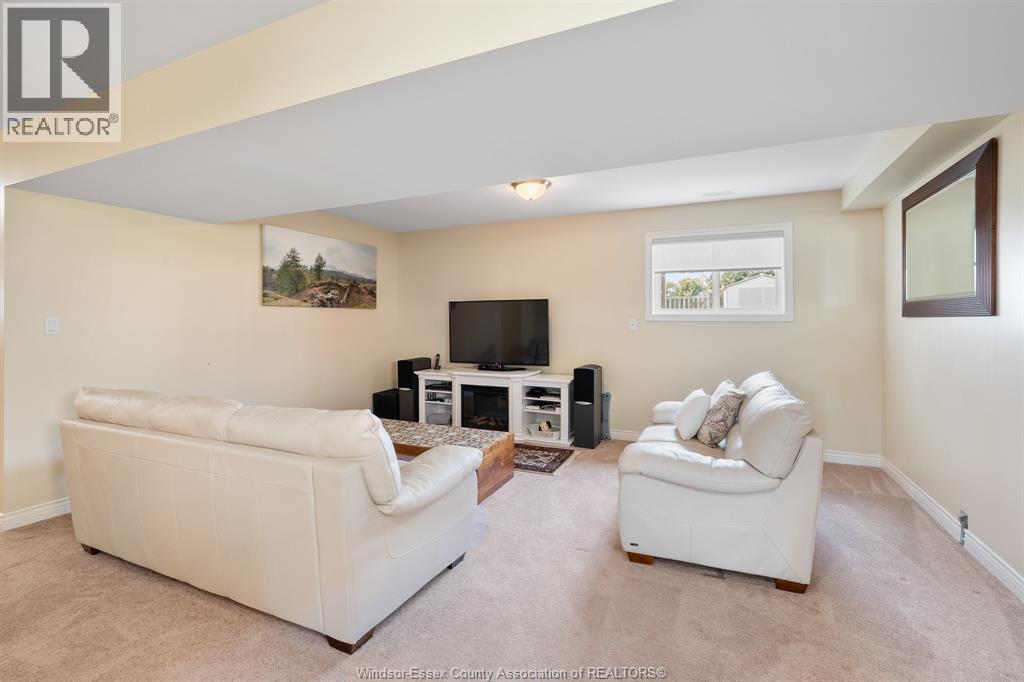 837 Cottage Grove - Image 27
