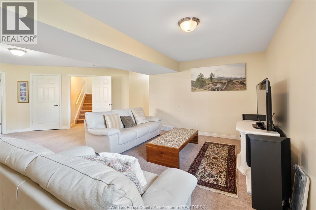 837 Cottage Grove - Image 28
