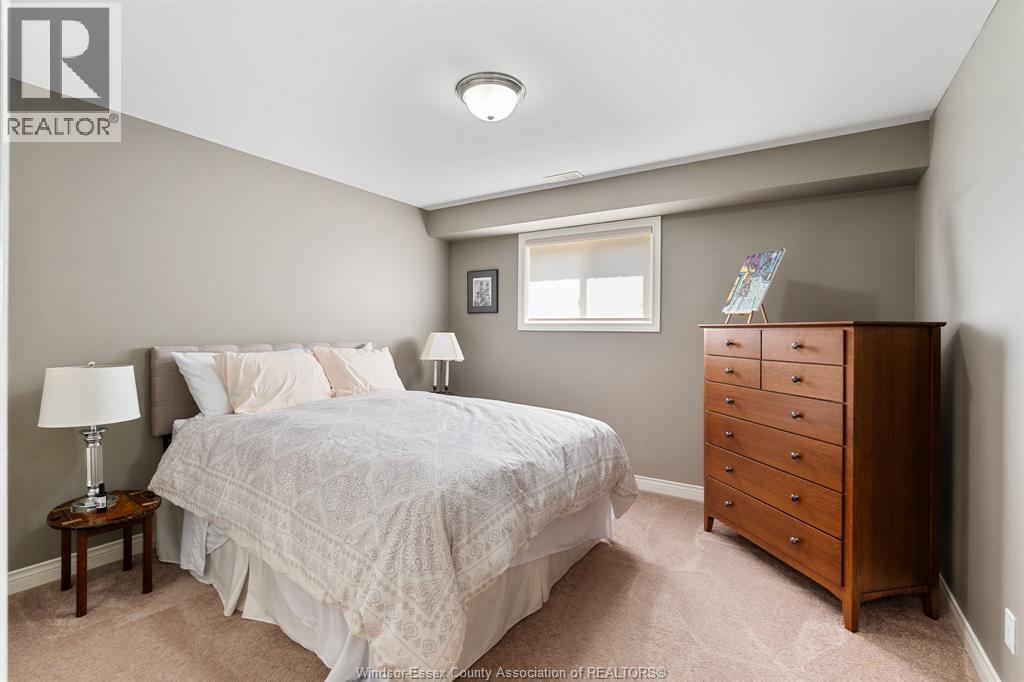 837 Cottage Grove - 32