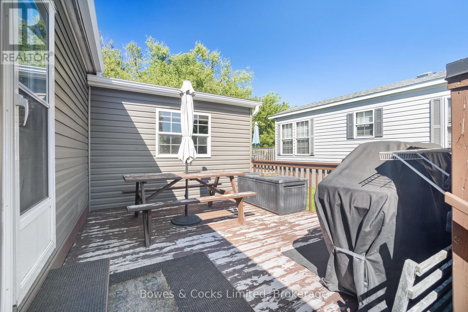 15 THE POINT DR. - 1235 VILLIERS LINE - 10