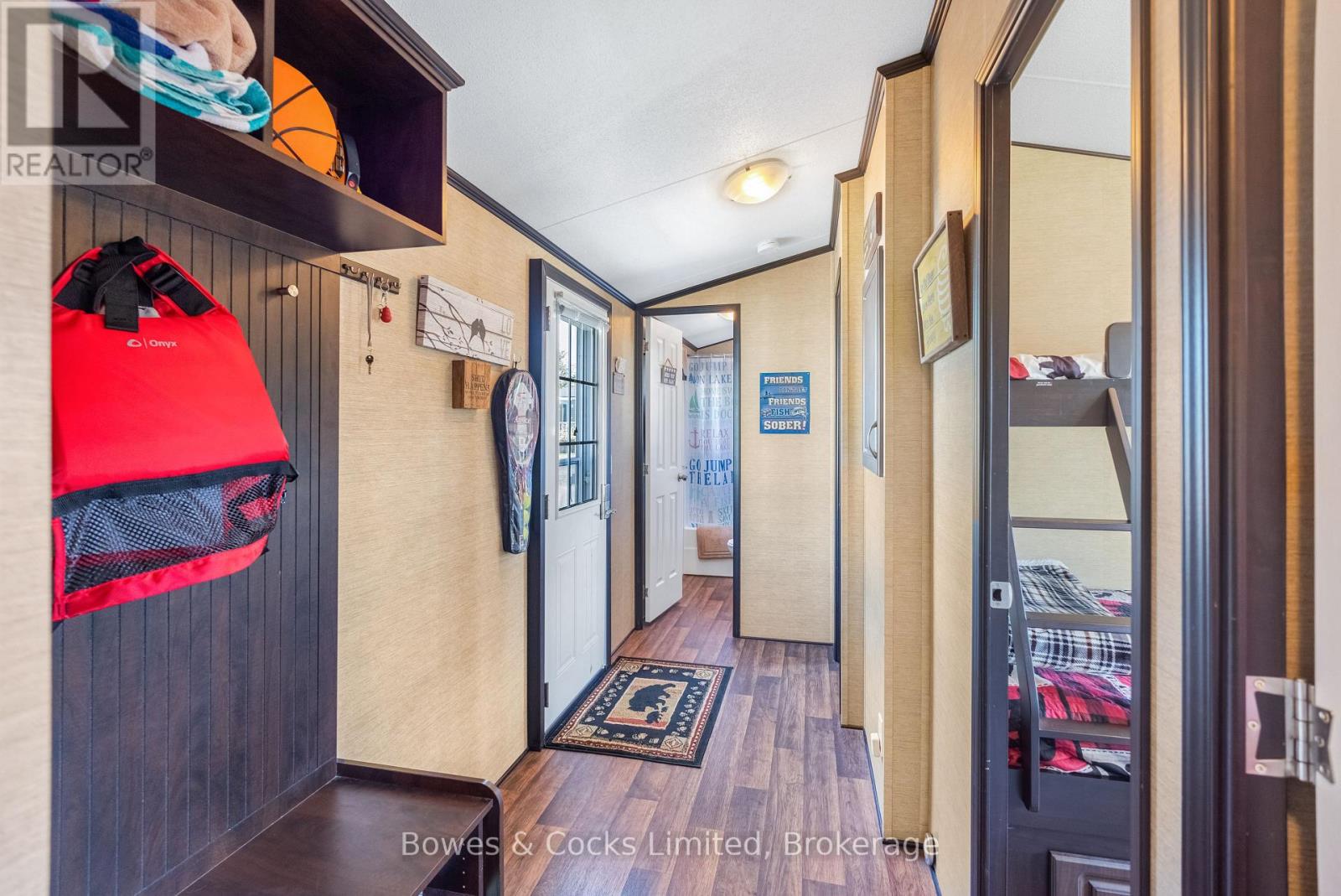 15 THE POINT DR. - 1235 VILLIERS LINE - 12